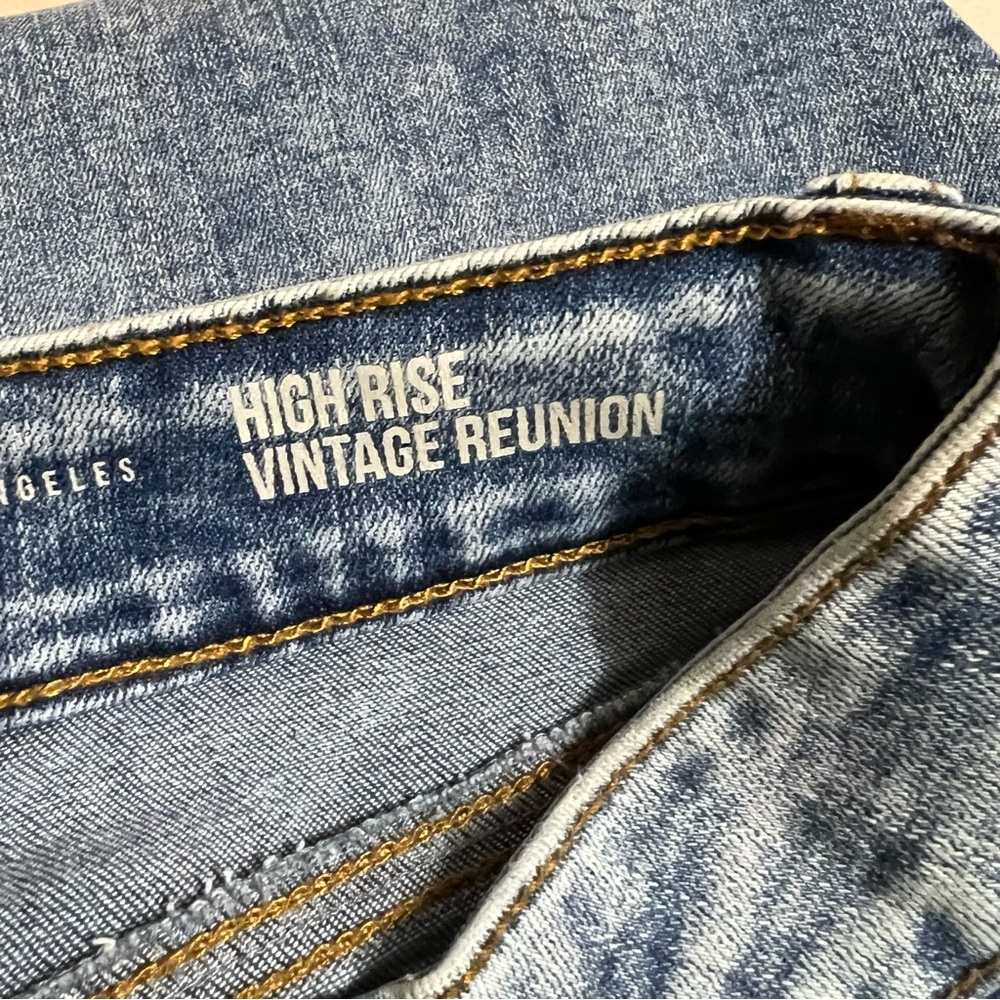 High Rise Distressed Jeans - Picture 11 of 14
